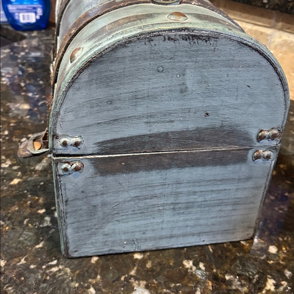 Rustic Treasure Chest! - Picture 3 of 5